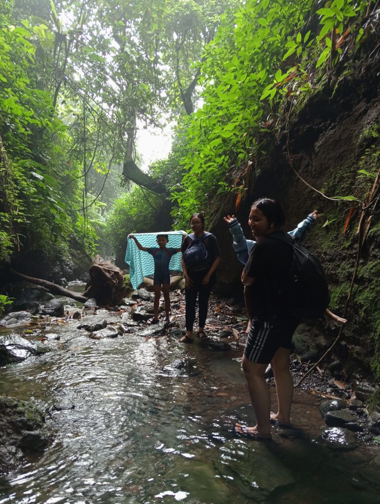 sungai di curug nangka