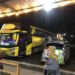 bus berhenti di rest area