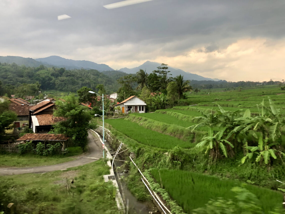 perjalanan pulang ke jakarta