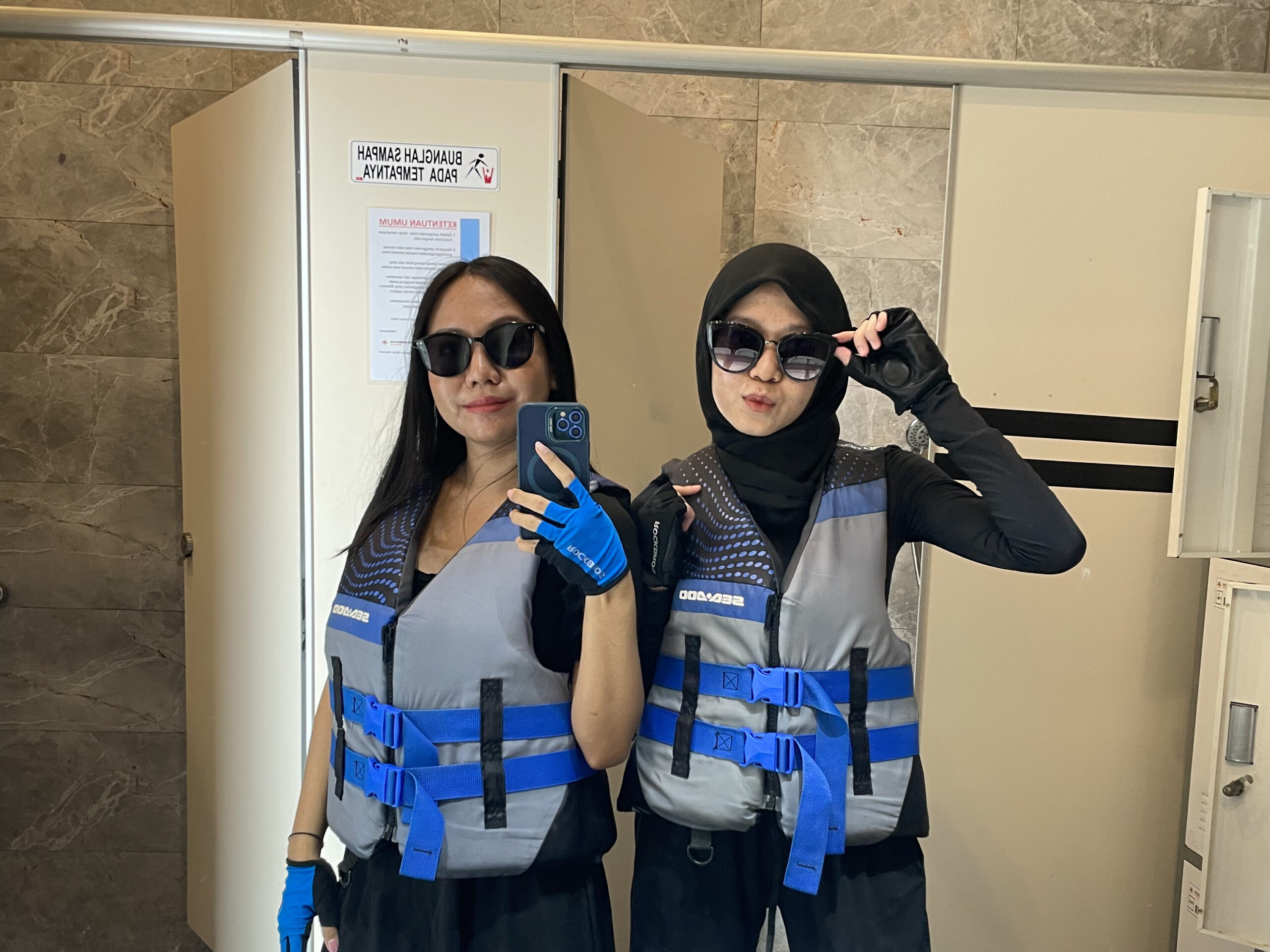 selfie sebelum main jetski