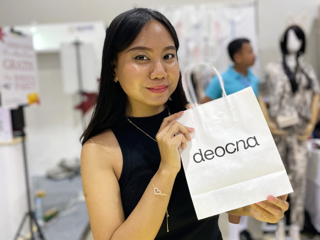 beli parfum deocna di bazar local brand