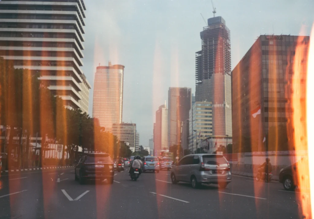 foto kamera analog jl. m.h. thamrin 