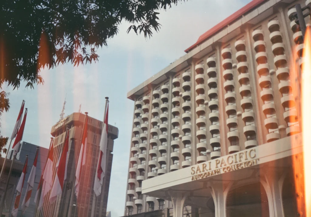 foto kamera analog hotel sari pacific