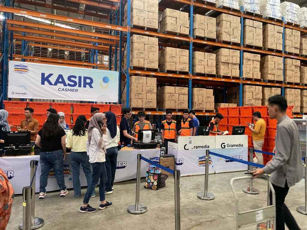 area kasir di event super sale warehouse gramedia