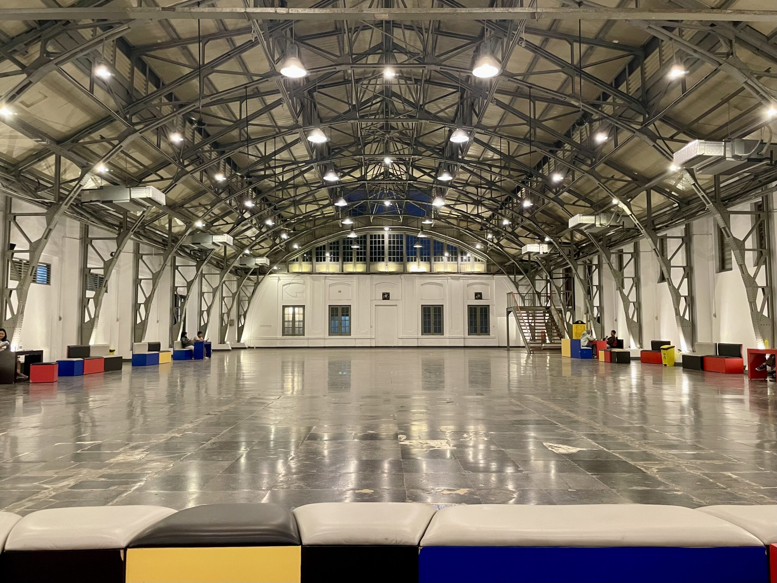 Menikmati Kesendirian yang Aman