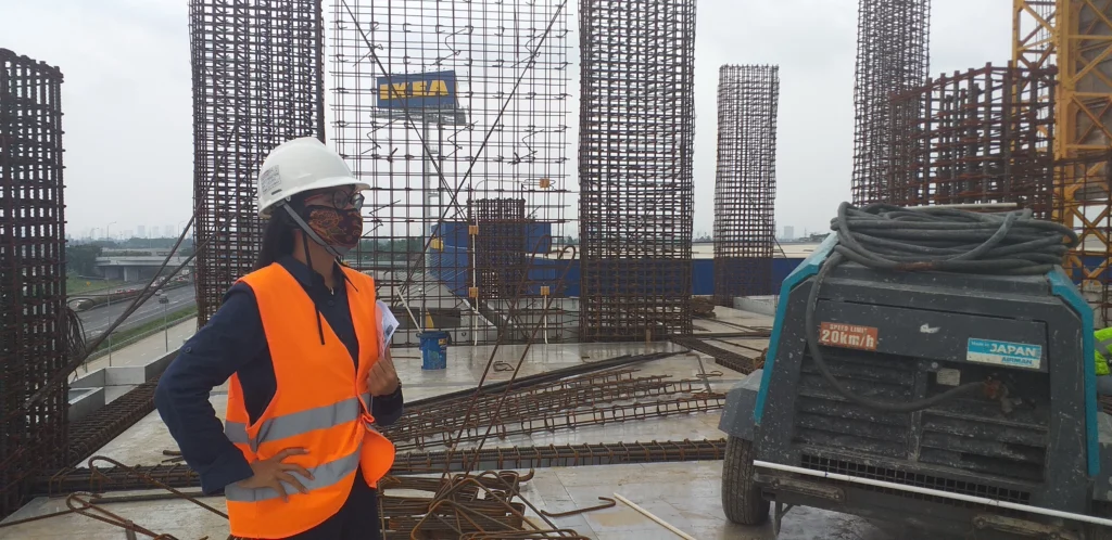 Veni Vriliani on the top of the building of SkyHouse+ Alam Sutera